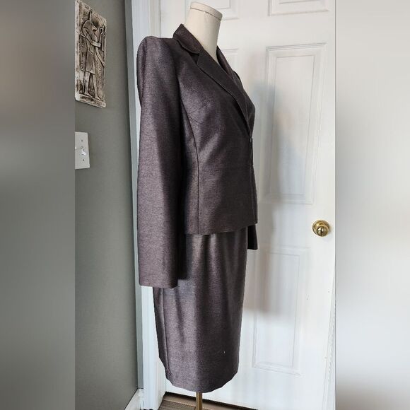 Calvin Klein Skirt Suit - Size 2 - Picture 8 of 11